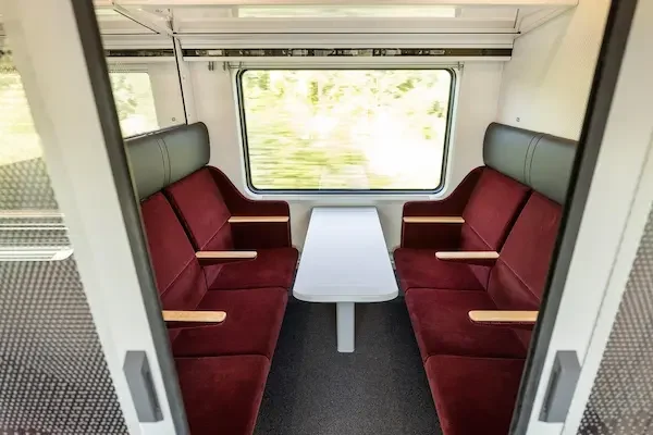 OBB-Railjet-RJX-siddekupé-6-pladser