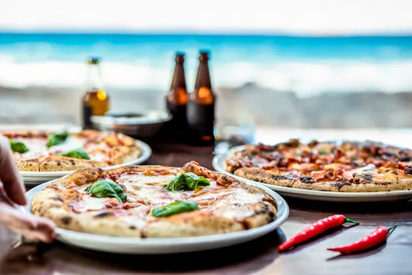 Rimini-pizza-på-stranden
